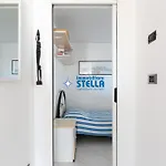 London Apartment *